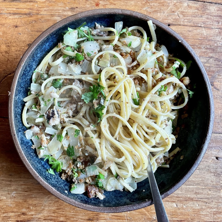 Pasta with sardines.